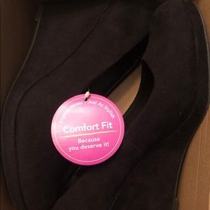 NWT Shoes Black Swade